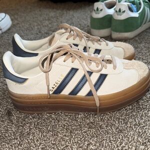 Adidas platform Gazelle Cream and Navy Sneakers